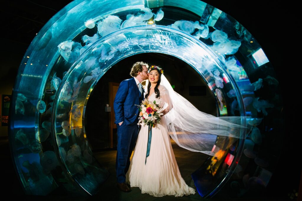 Seattle Aquarium Wedding Jerome Tso Seattle Portland Wedding